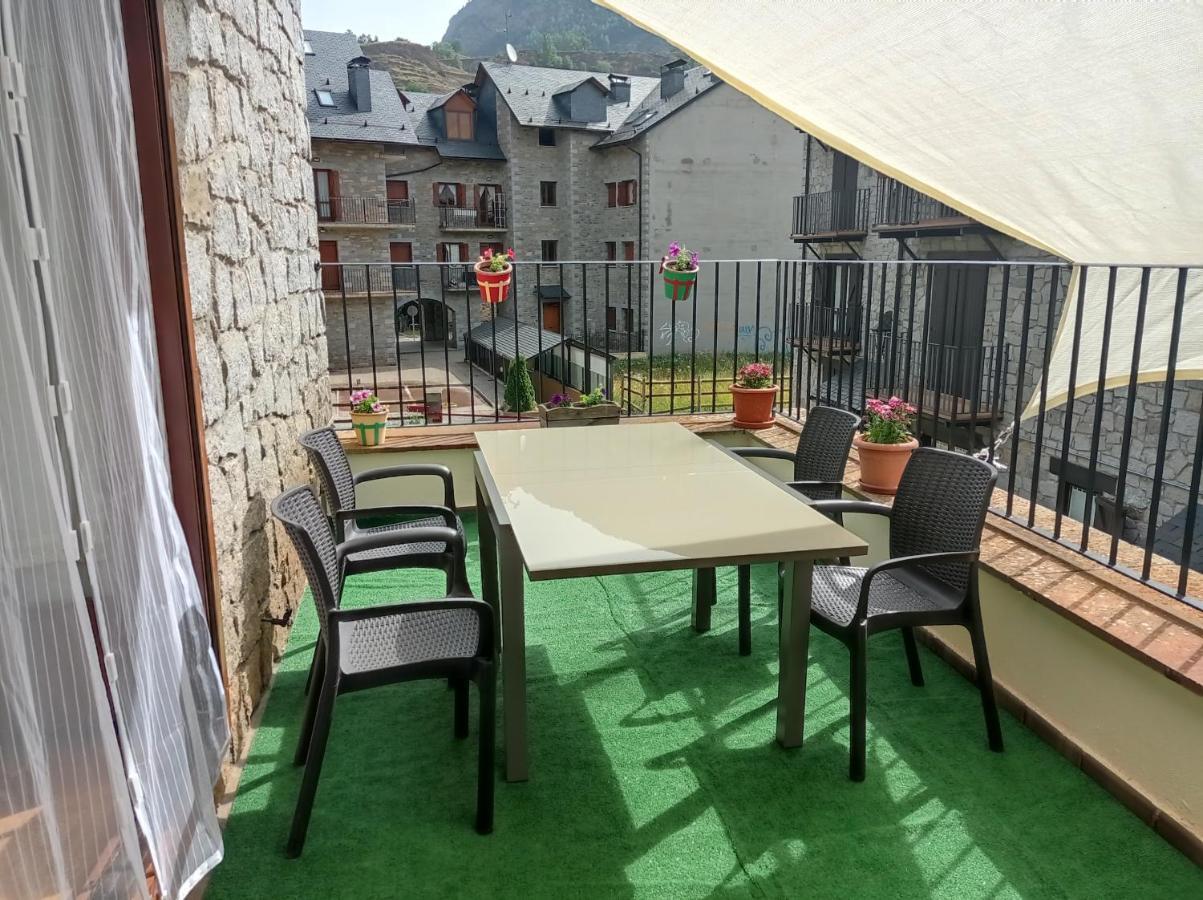 Vivienda Benasque Ibonet Appartement Buitenkant foto
